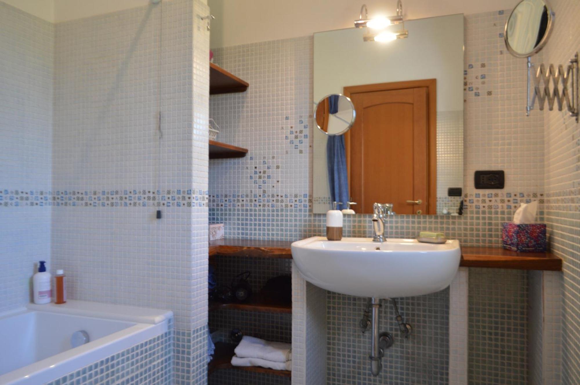 Villa Collebelvedere - Near Rome With Home Restaurant Fara in Sabina Bagian luar foto