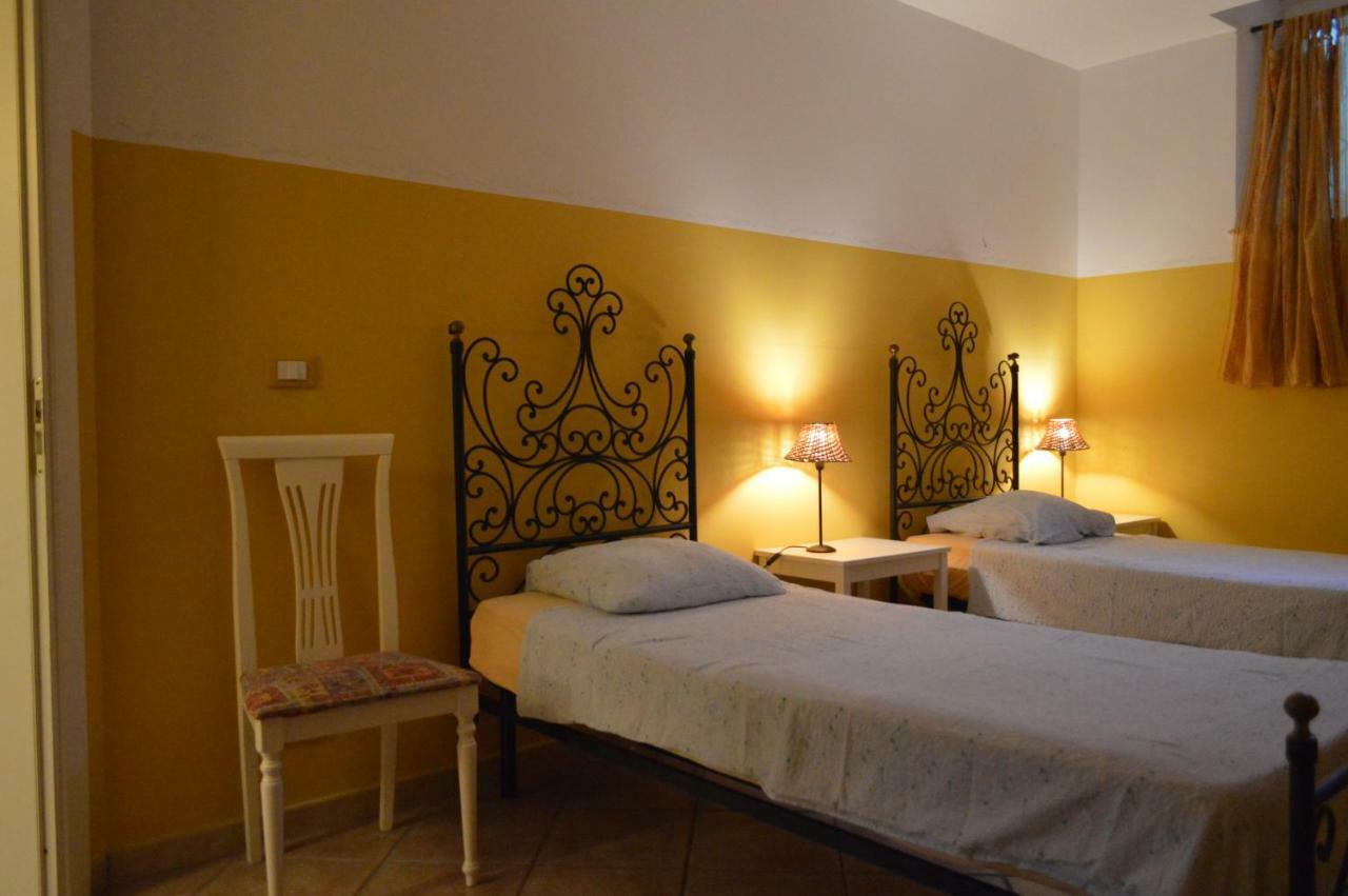 Villa Collebelvedere - Near Rome With Home Restaurant Fara in Sabina Bagian luar foto
