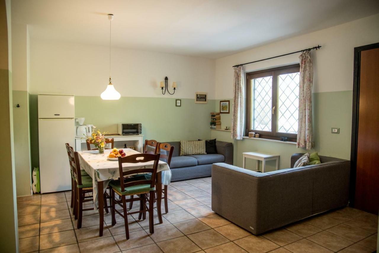 Villa Collebelvedere - Near Rome With Home Restaurant Fara in Sabina Bagian luar foto